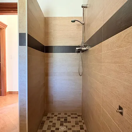 Lugh'e Luna Village * 나르볼리아