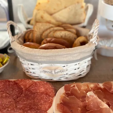 Lugh'e Luna Village Hotel